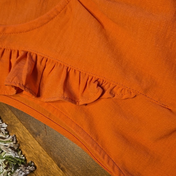 Orange and Light Orange Ruffle Sleeveless Tops - Picture 5 of 7